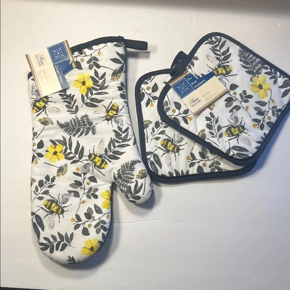 Floral Bee 🐝 Oven Mitt and Pot Holder Set